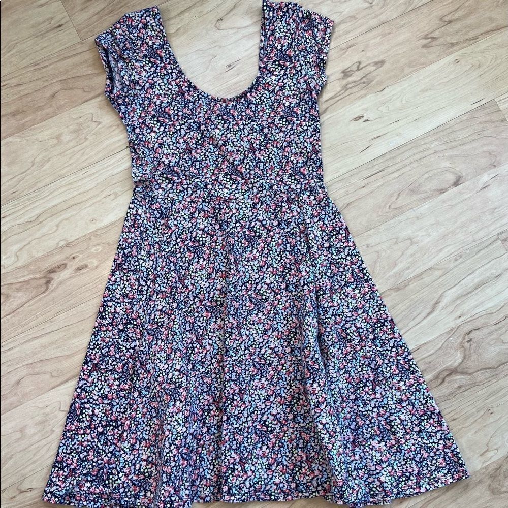 Kimchi Blue Urban Outfitters short sleeve floral dress